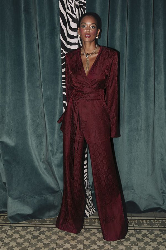 Traje Frida Burdeos Estampado con Cinturon