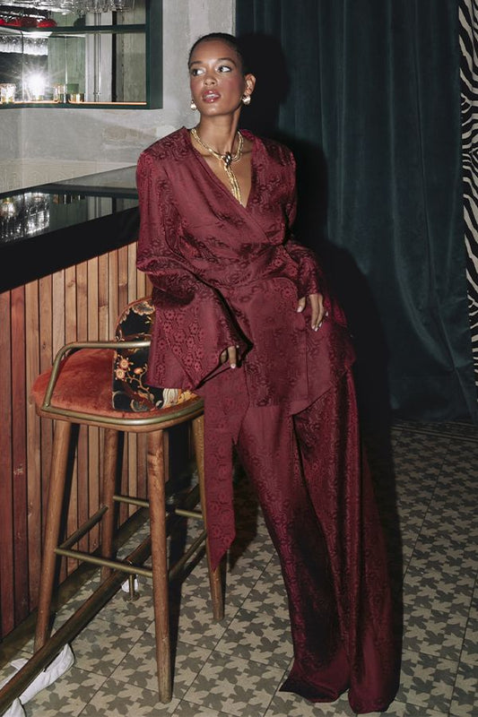 Traje Frida Burdeos Estampado con Cinturon