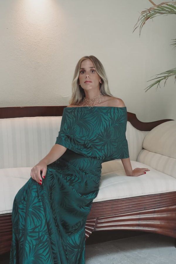 Vestido Carmen Esmeralda con Capa