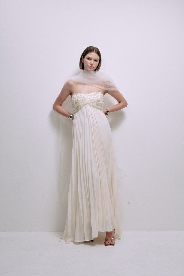 Vestido Sabrina Blanco con Capa