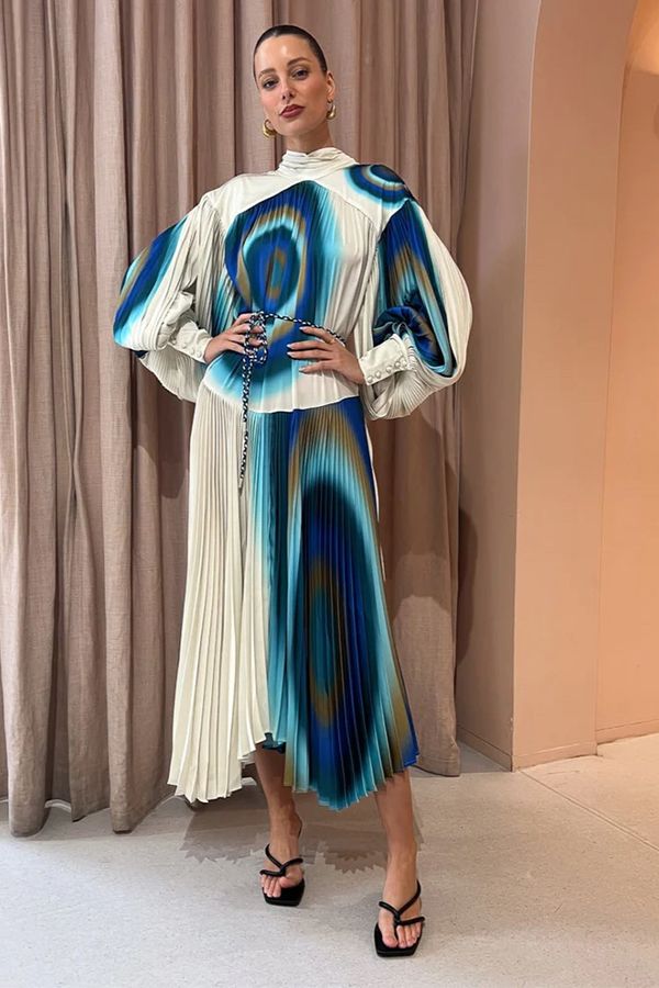 Vestido Una Midi Plisado Estampado Perla