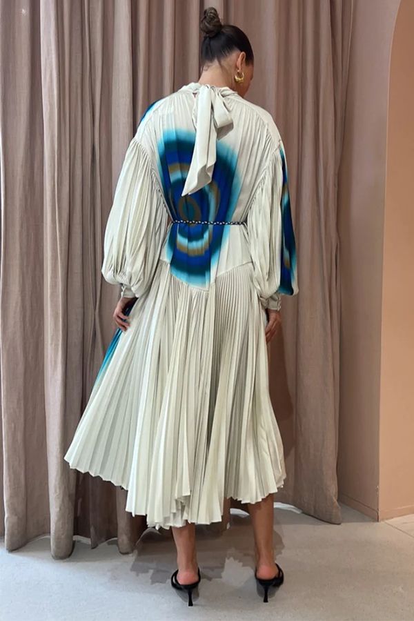 Vestido Una Midi Plisado Estampado Perla