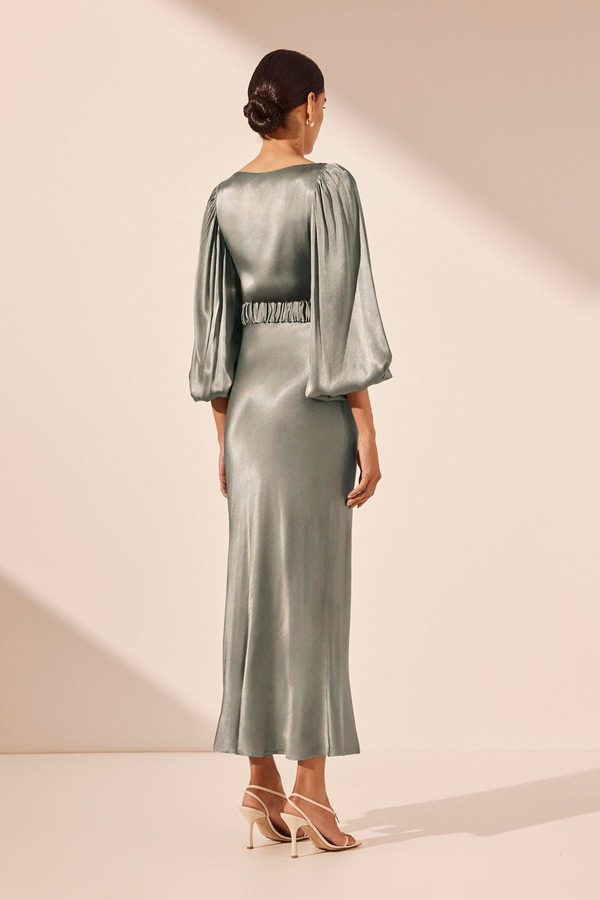 Vestido Midi Gris con Cinturon